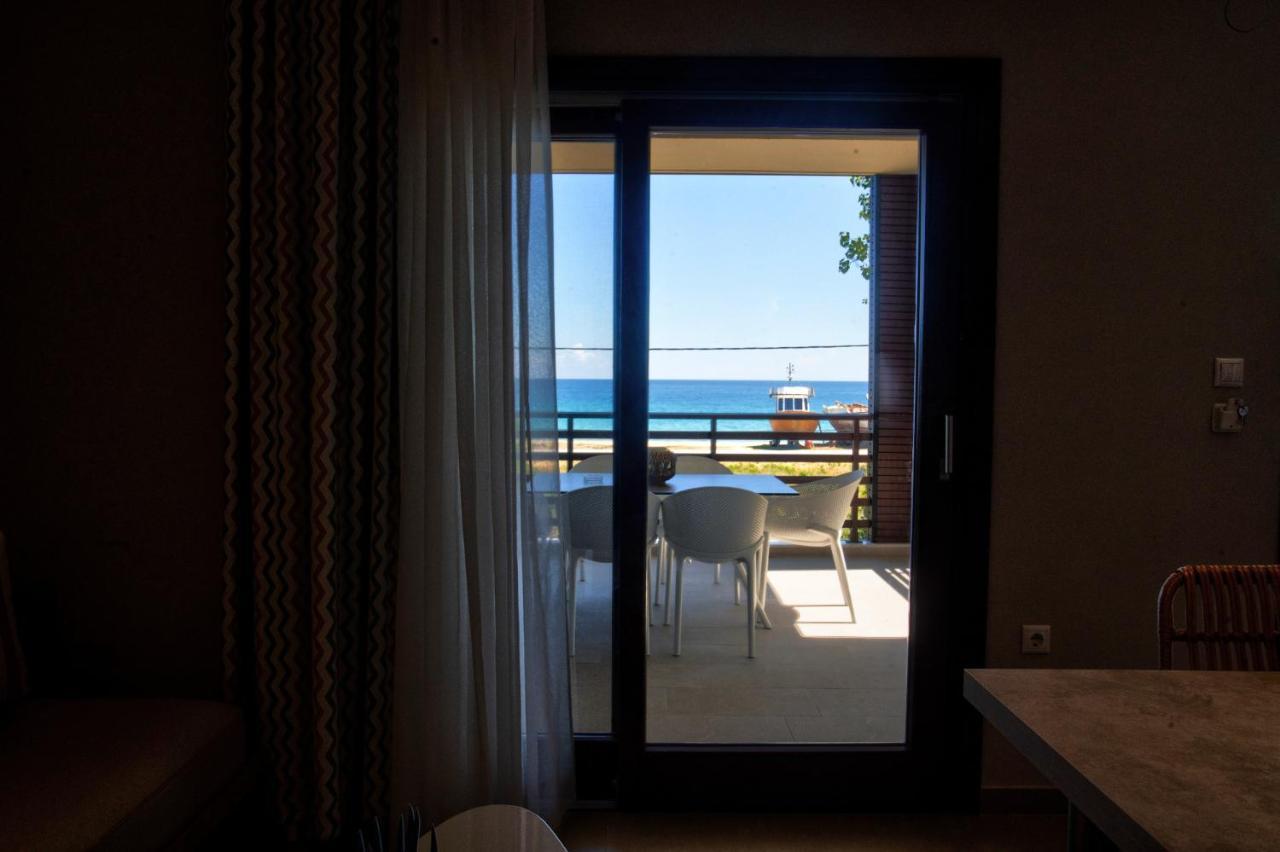 Marineiko Luxury Apartments Ierissos Exteriör bild