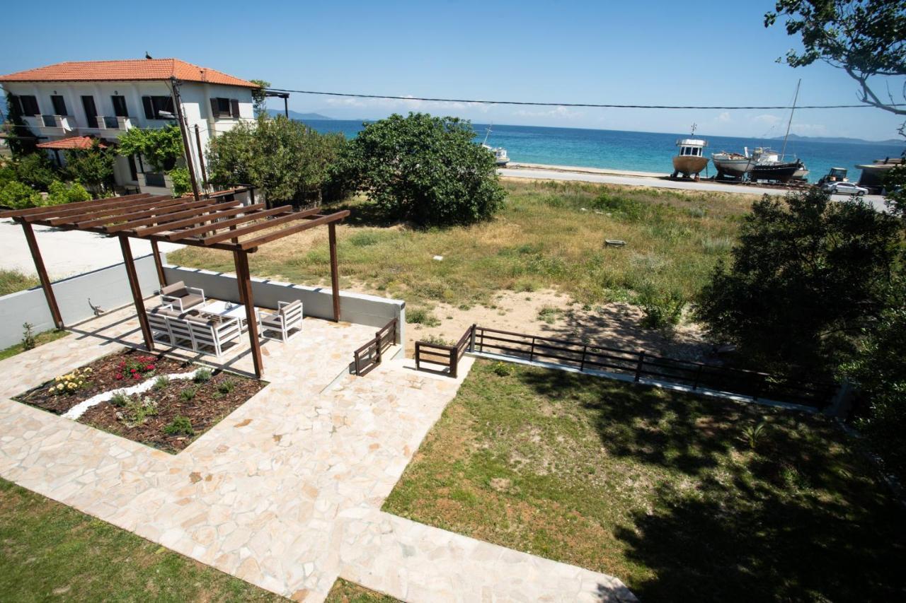 Marineiko Luxury Apartments Ierissos Exteriör bild