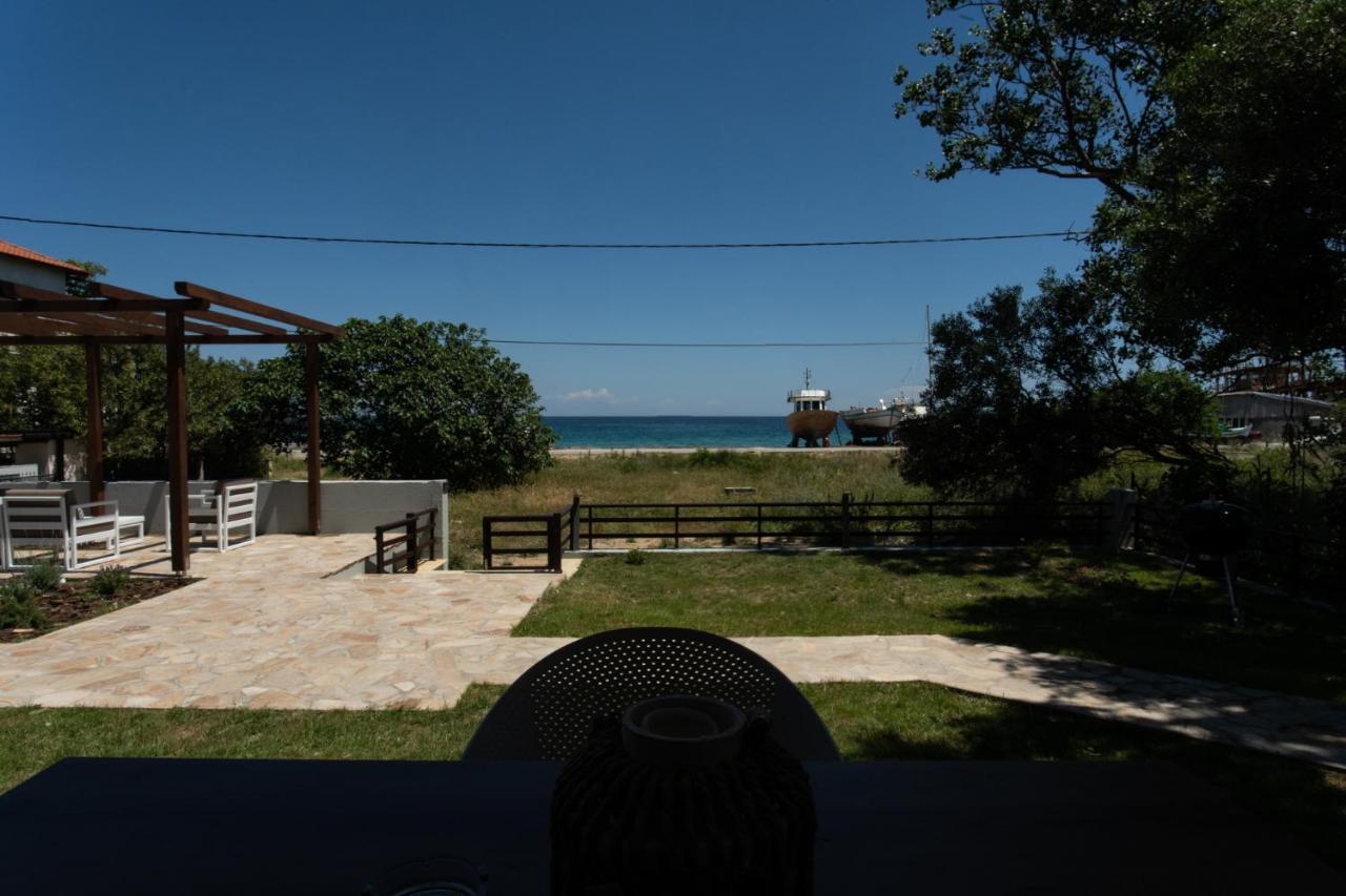 Marineiko Luxury Apartments Ierissos Exteriör bild